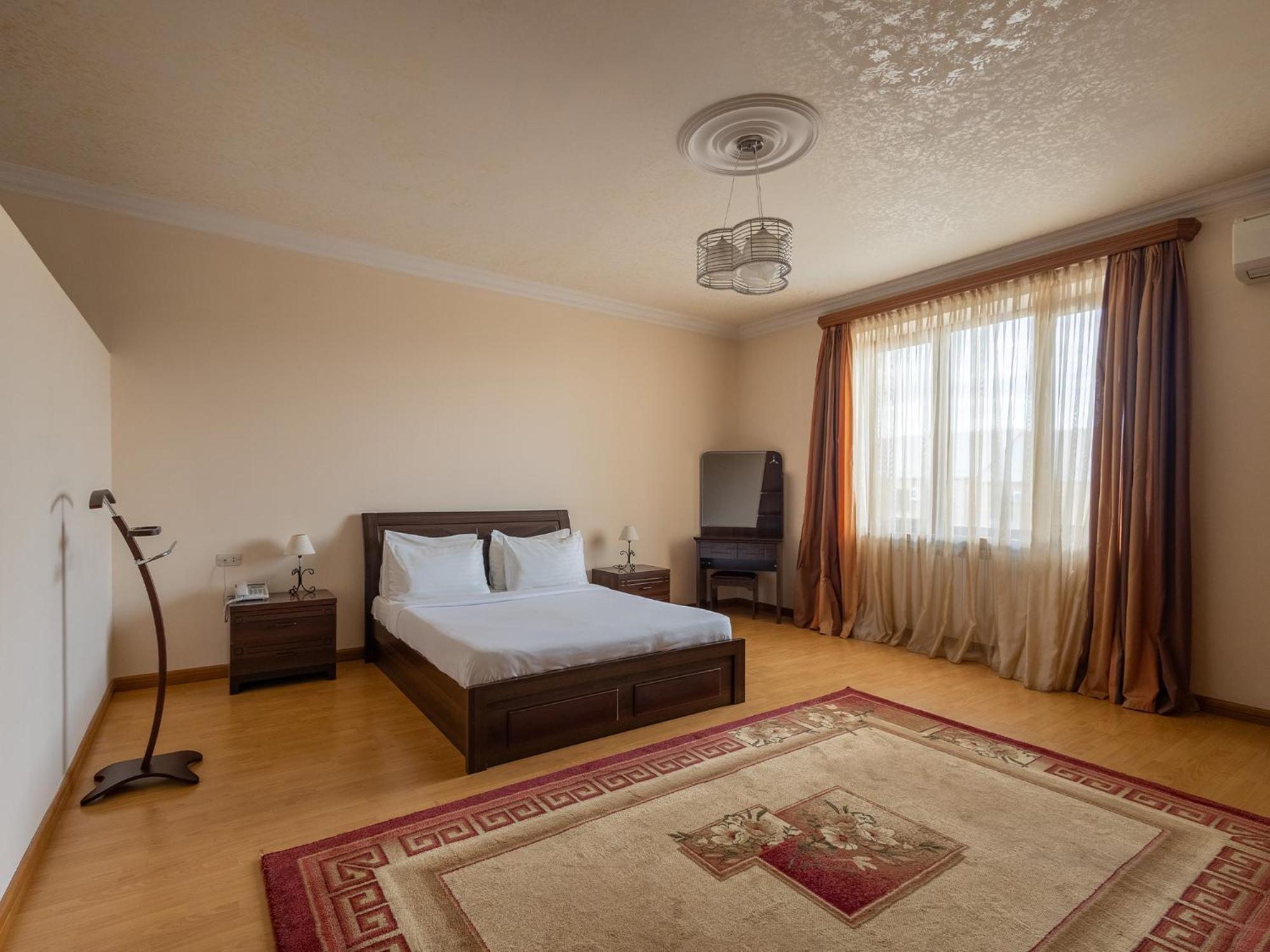 La Defense Hotel 4*